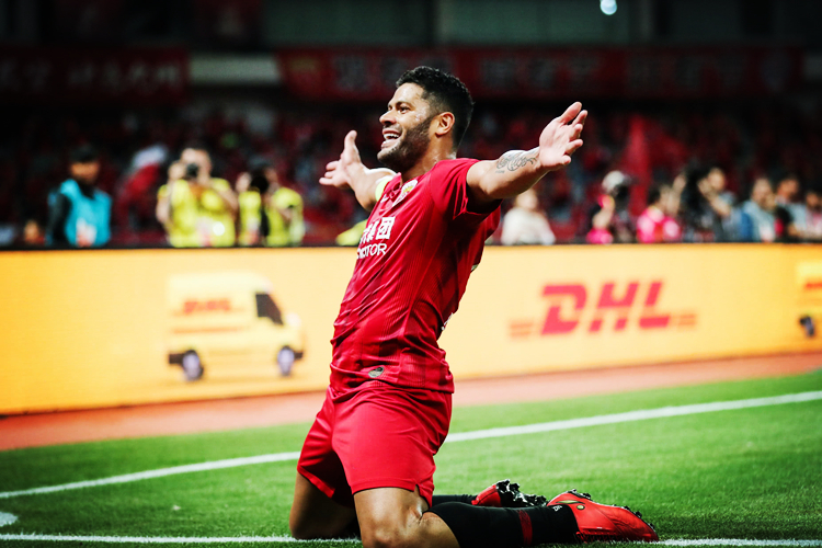 包含亚美尼亚大胜北爱尔兰，取得关键胜利的词条