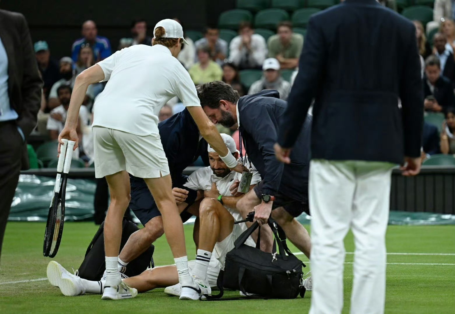 温网绝杀年终总决赛，鲁德点燃赛场