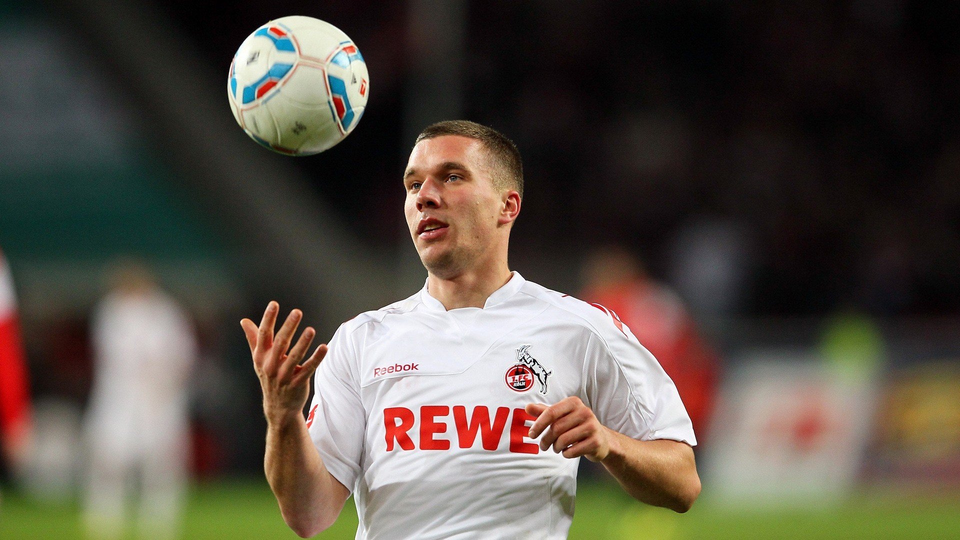 爱游戏官网-棋盘之外的棋子，当尼克斯死磕雄鹿，切特的大舞台哲学正悄然验真