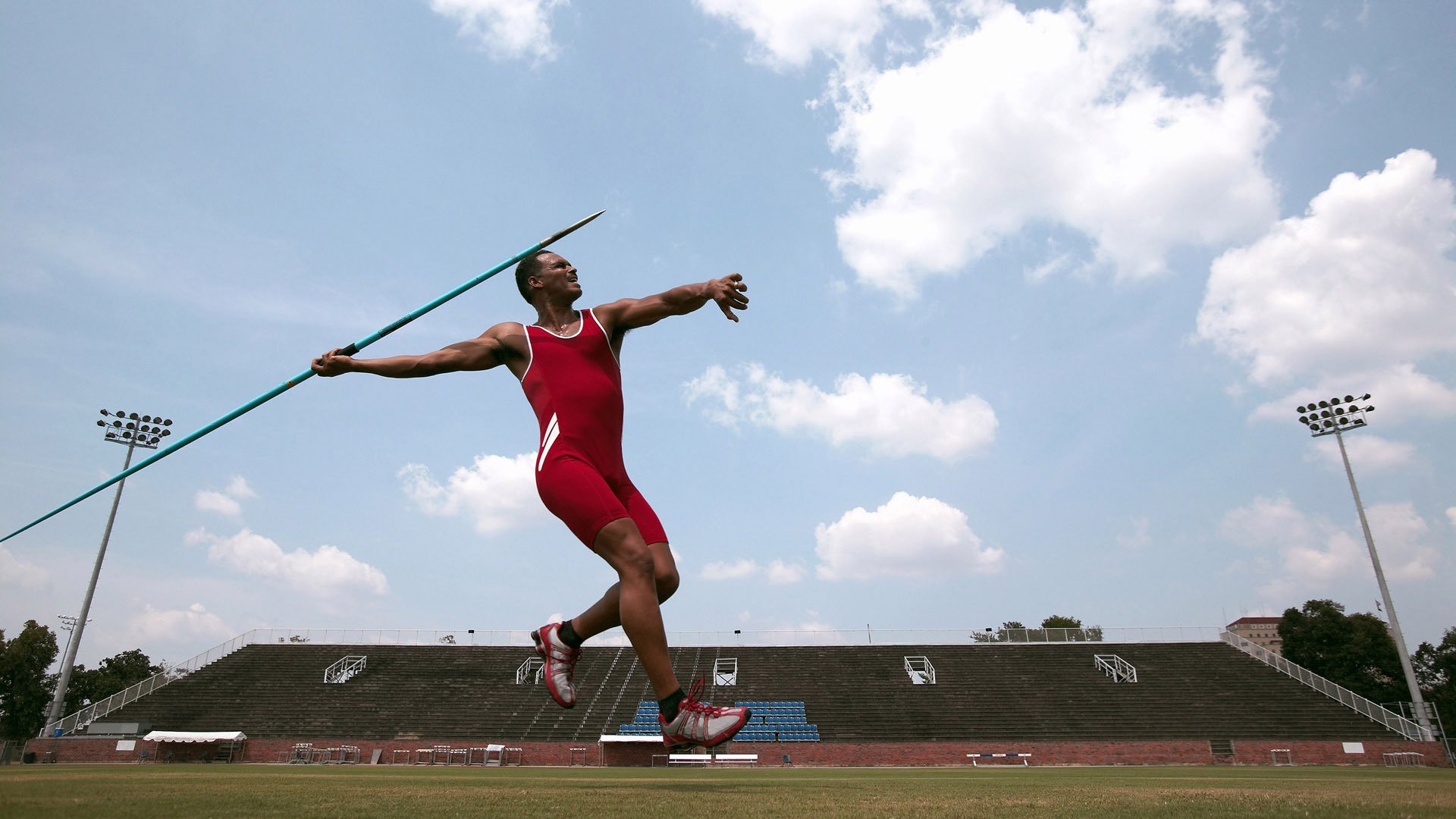 风暴之眼,哈利伯顿引领火箭一波流击溃黄蜂