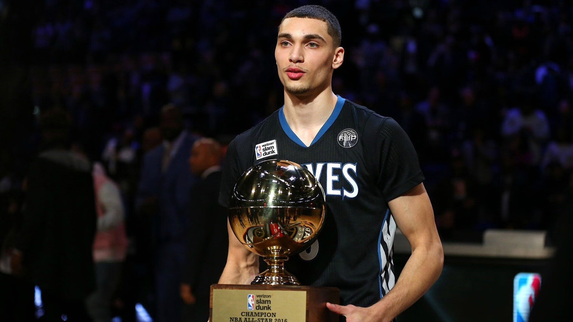 赛场镜像，逆转的双重变奏 当勇士的战役照亮麦科勒姆的独行