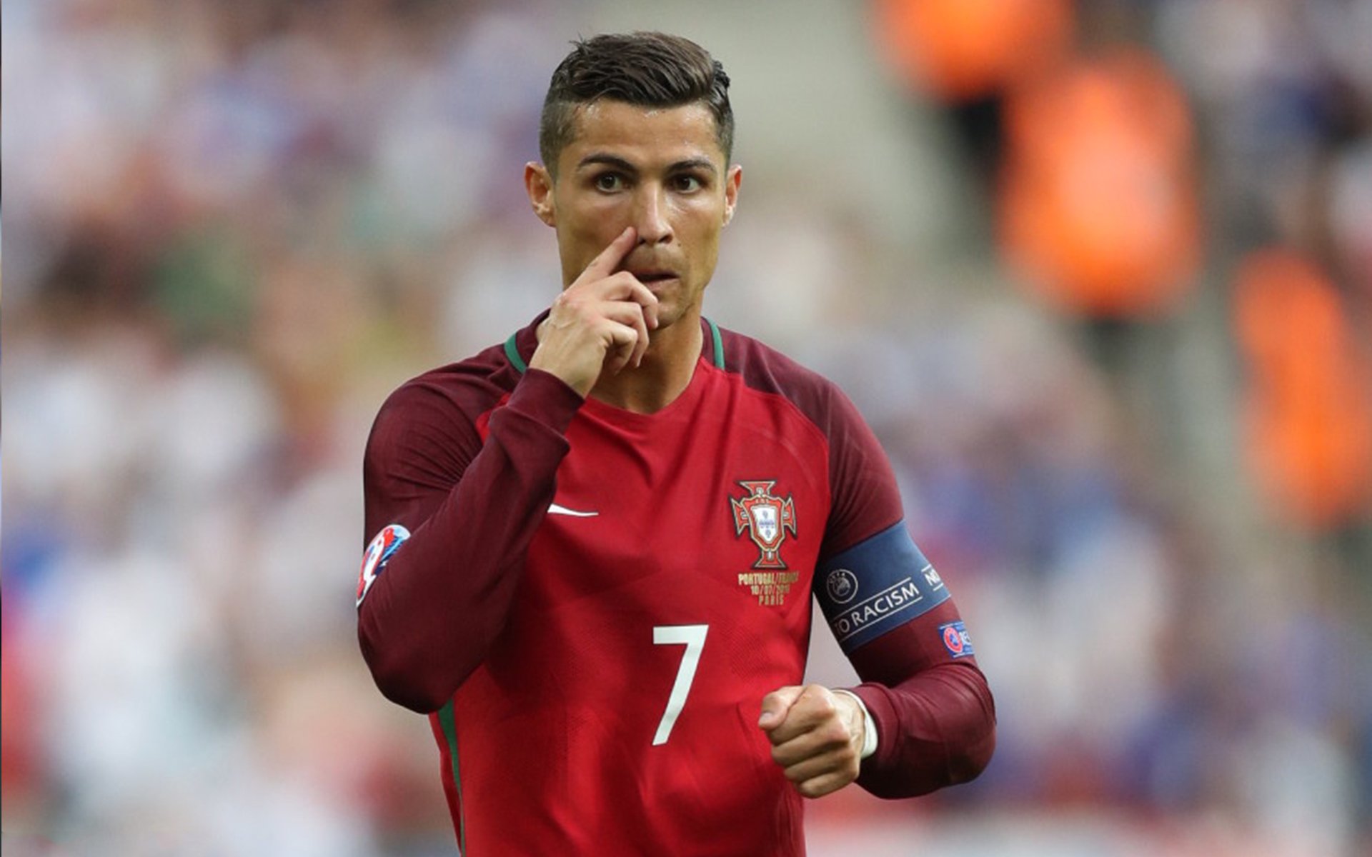 绿茵烽火连方寸银台，当C罗的帽子戏法遇见王皓的梦幻旋球